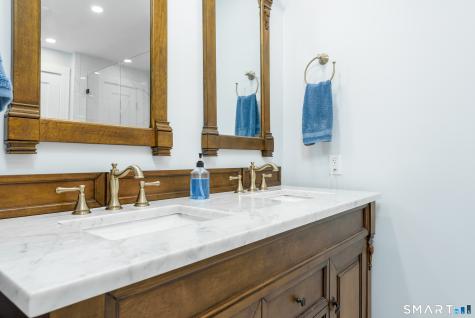 43 Roxbury Court East Lyme CT 06357