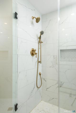 43 Roxbury Court East Lyme CT 06357