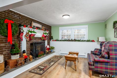 43 Roxbury Court East Lyme CT 06357