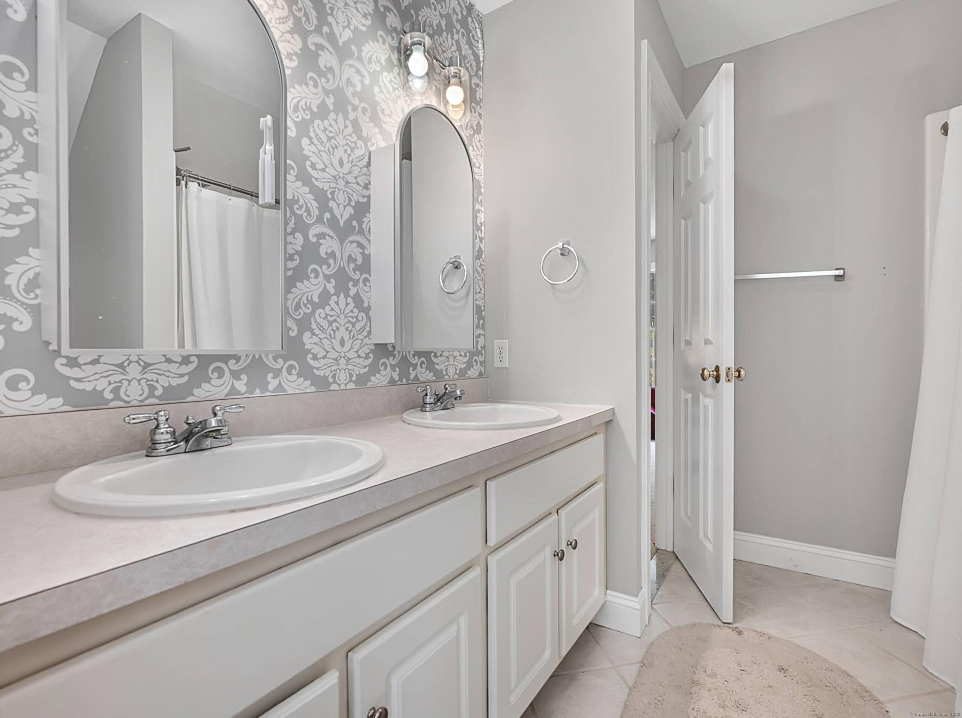 1667 Diamond Lake Road Glastonbury CT 06033