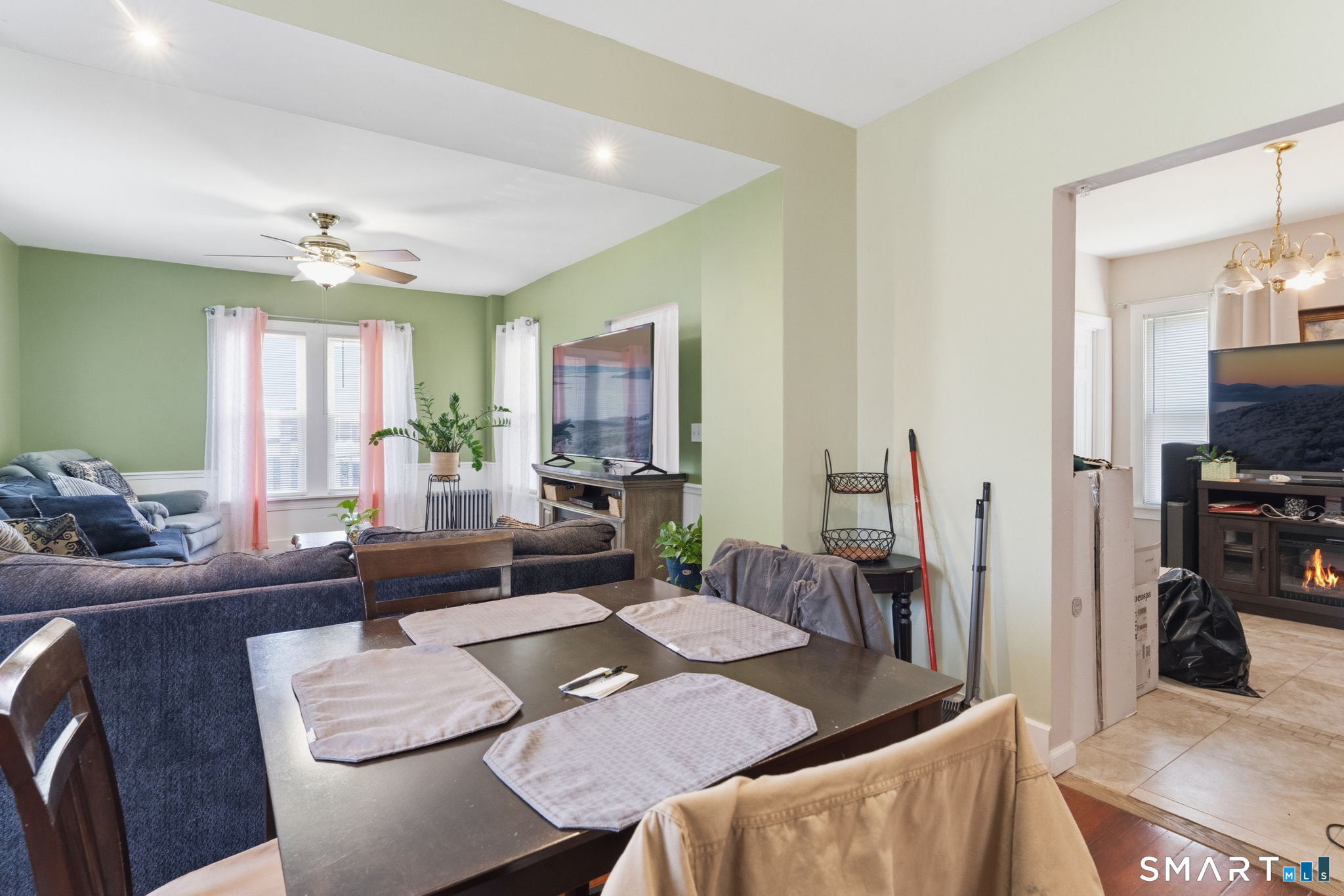 118 Blackhall Street New London CT 06320