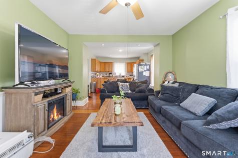 118 Blackhall Street New London CT 06320