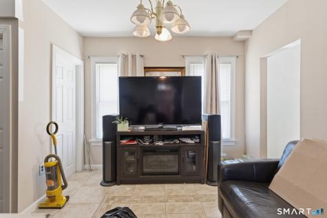 118 Blackhall Street New London CT 06320