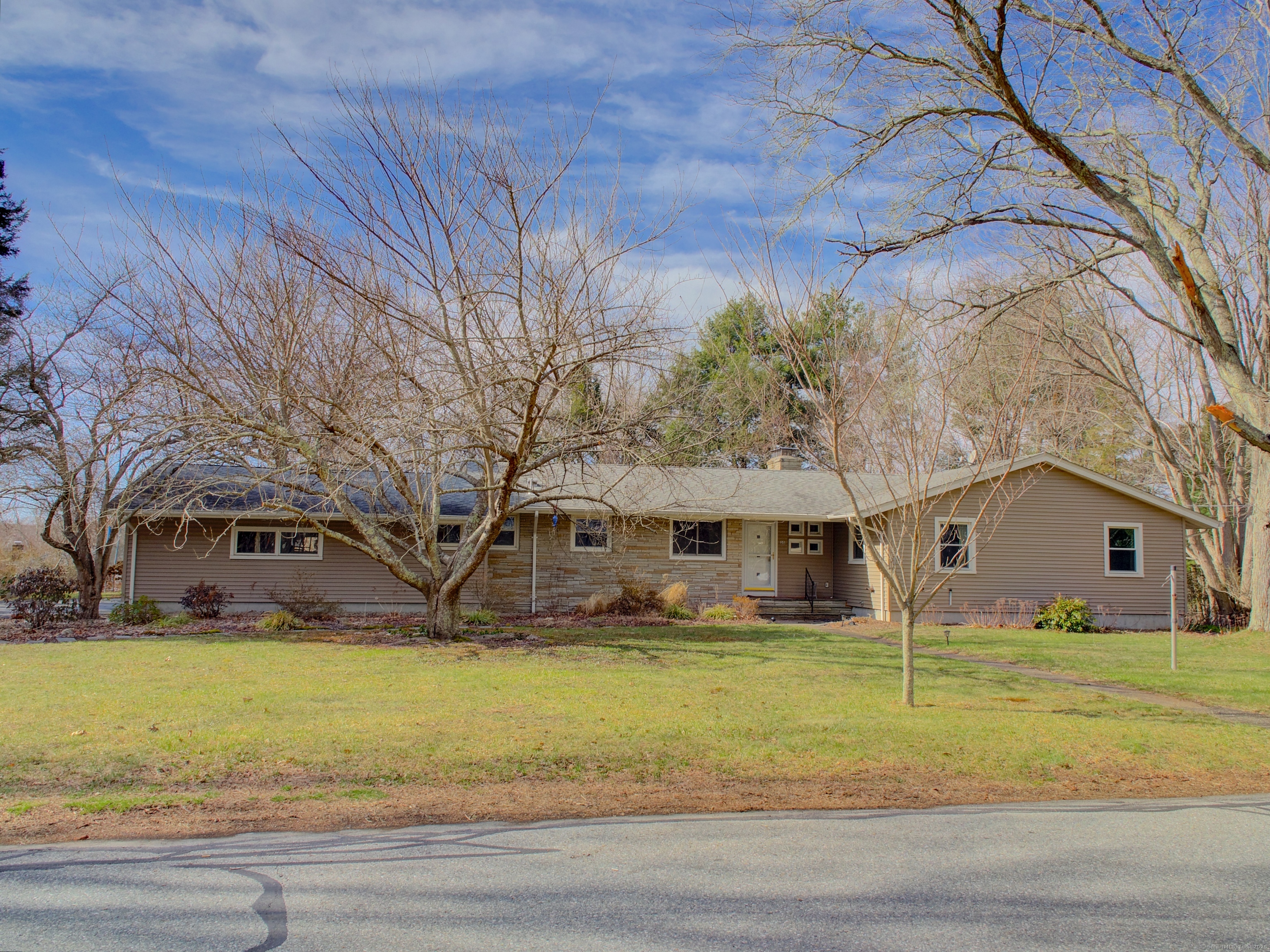 35 Woodridge Circle Ledyard CT 06335