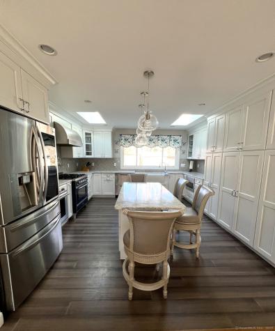 124 Boston Post Road Old Lyme CT 06371