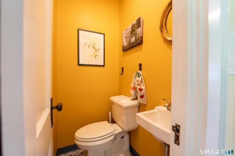 24 Drescher Road Manchester CT 06040