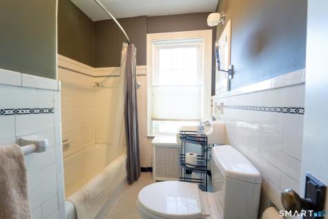 24 Drescher Road Manchester CT 06040