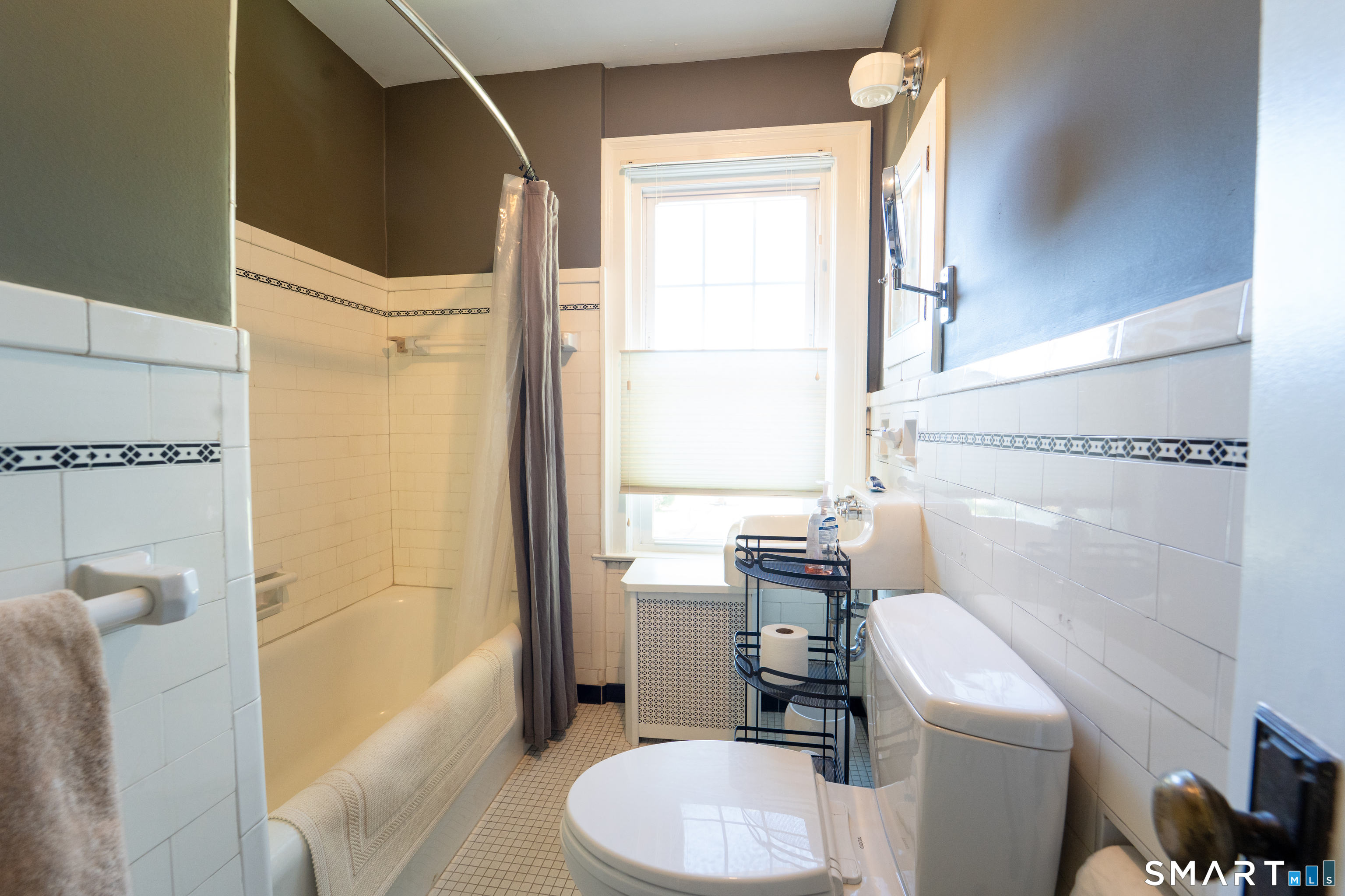 24 Drescher Road Manchester CT 06040