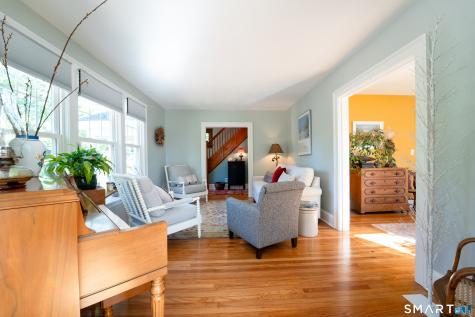 24 Drescher Road Manchester CT 06040