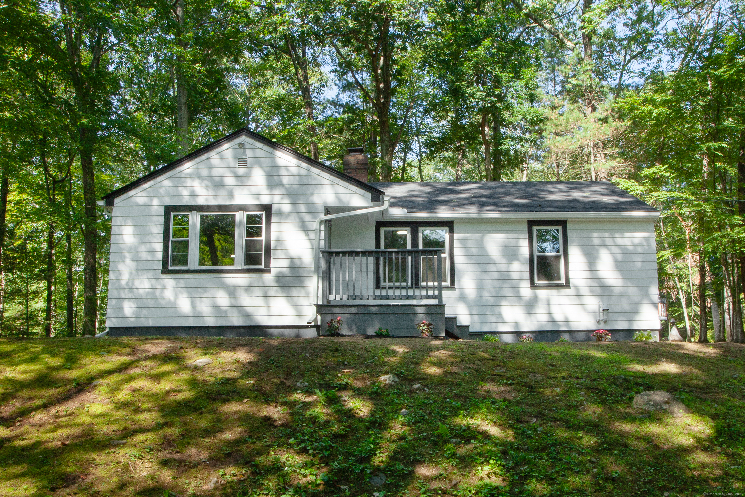 27 Goose Green Road Barkhamsted CT 06063