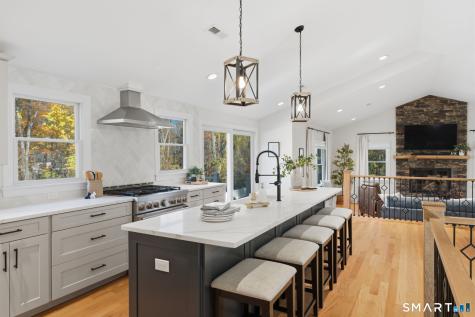 24 Woodhaven Drive Avon CT 06001