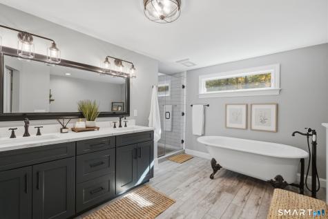 24 Woodhaven Drive Avon CT 06001