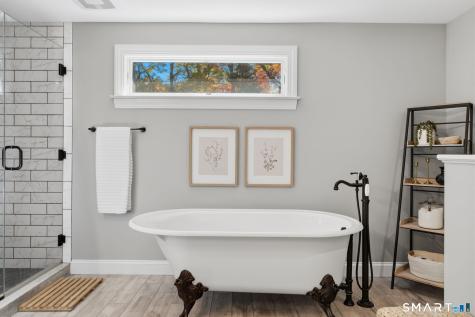 24 Woodhaven Drive Avon CT 06001