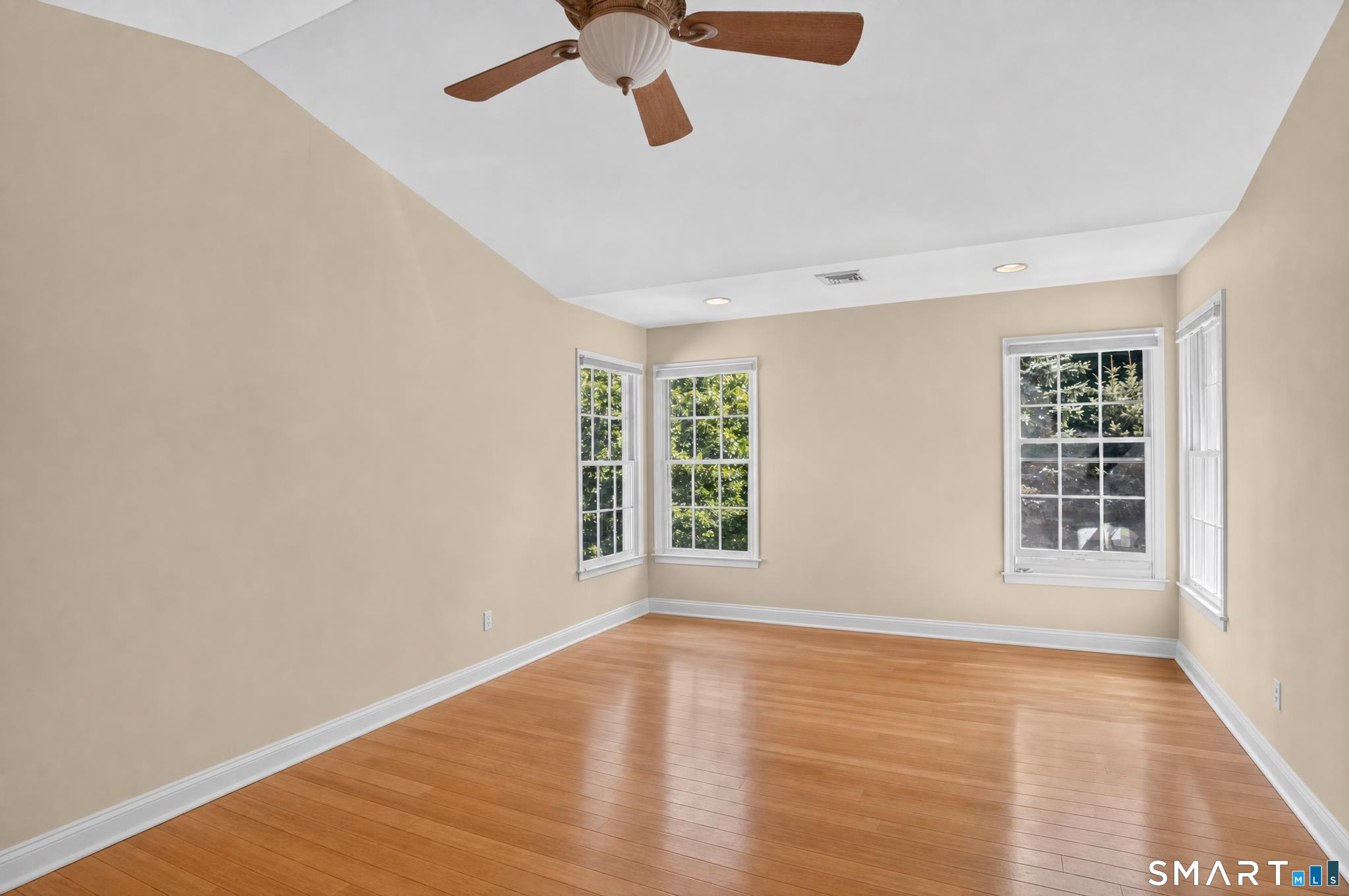 17 Regency Circle Trumbull CT 06611