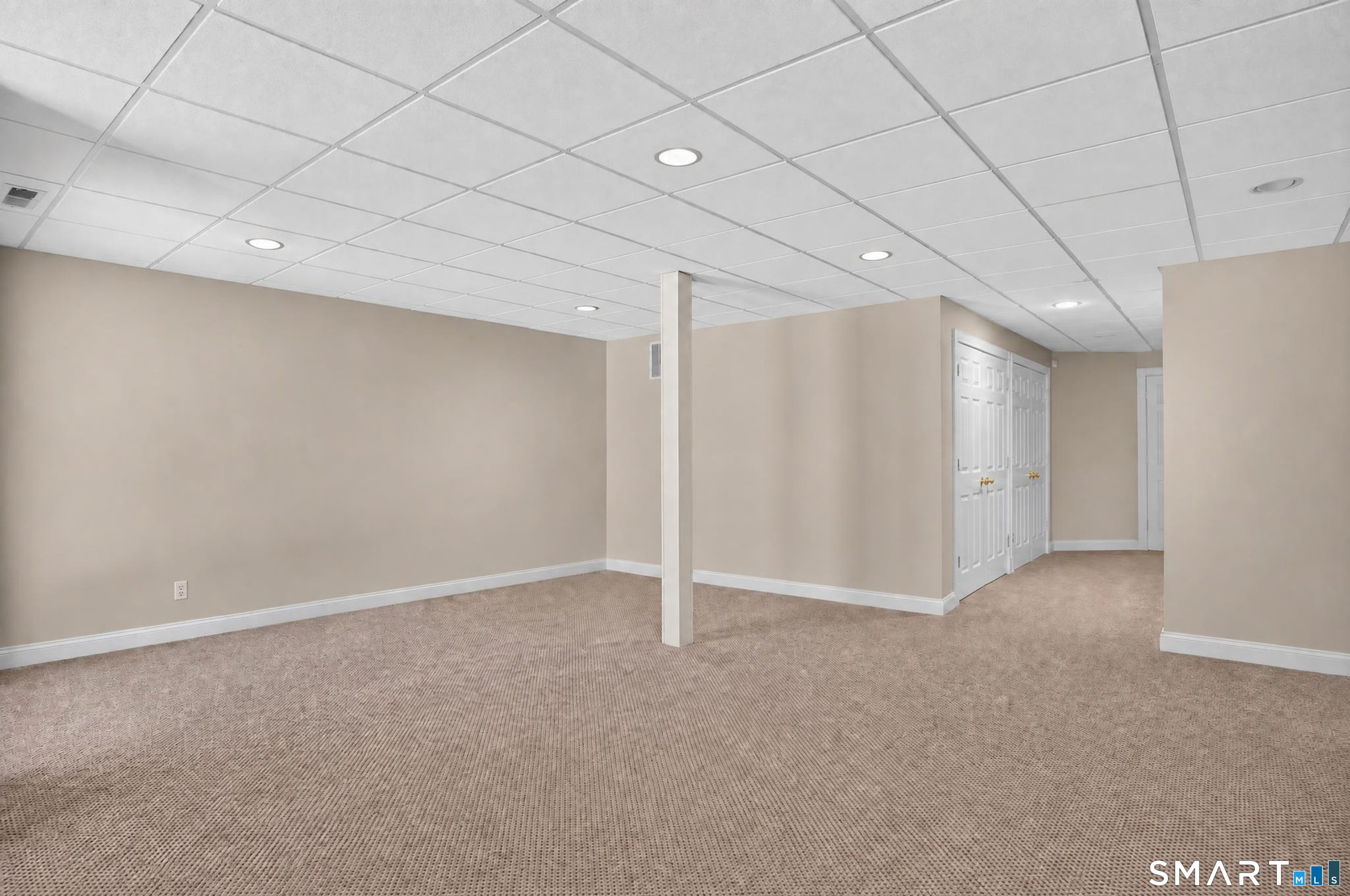 17 Regency Circle Trumbull CT 06611