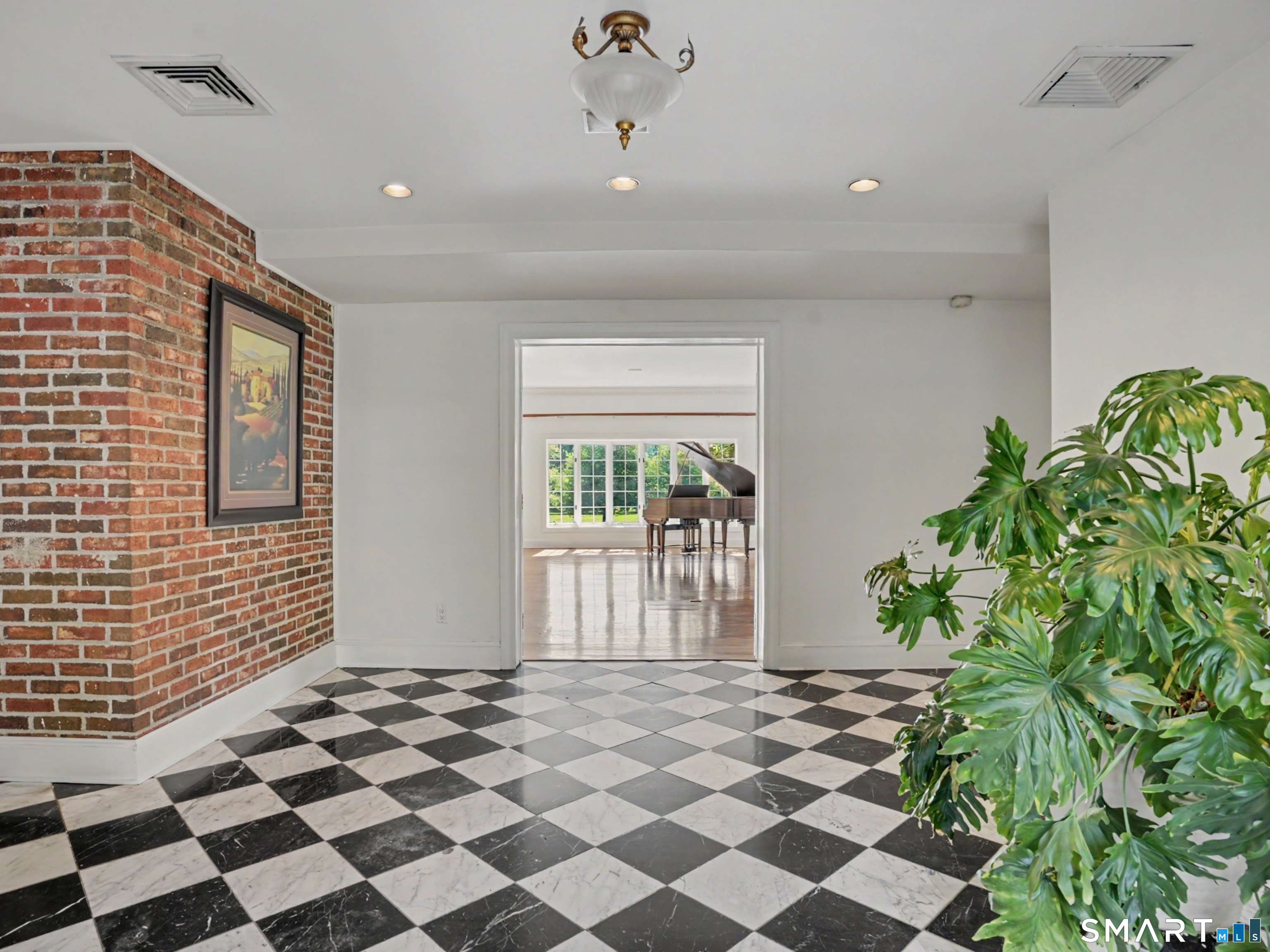 152 West River Street Milford CT 06460