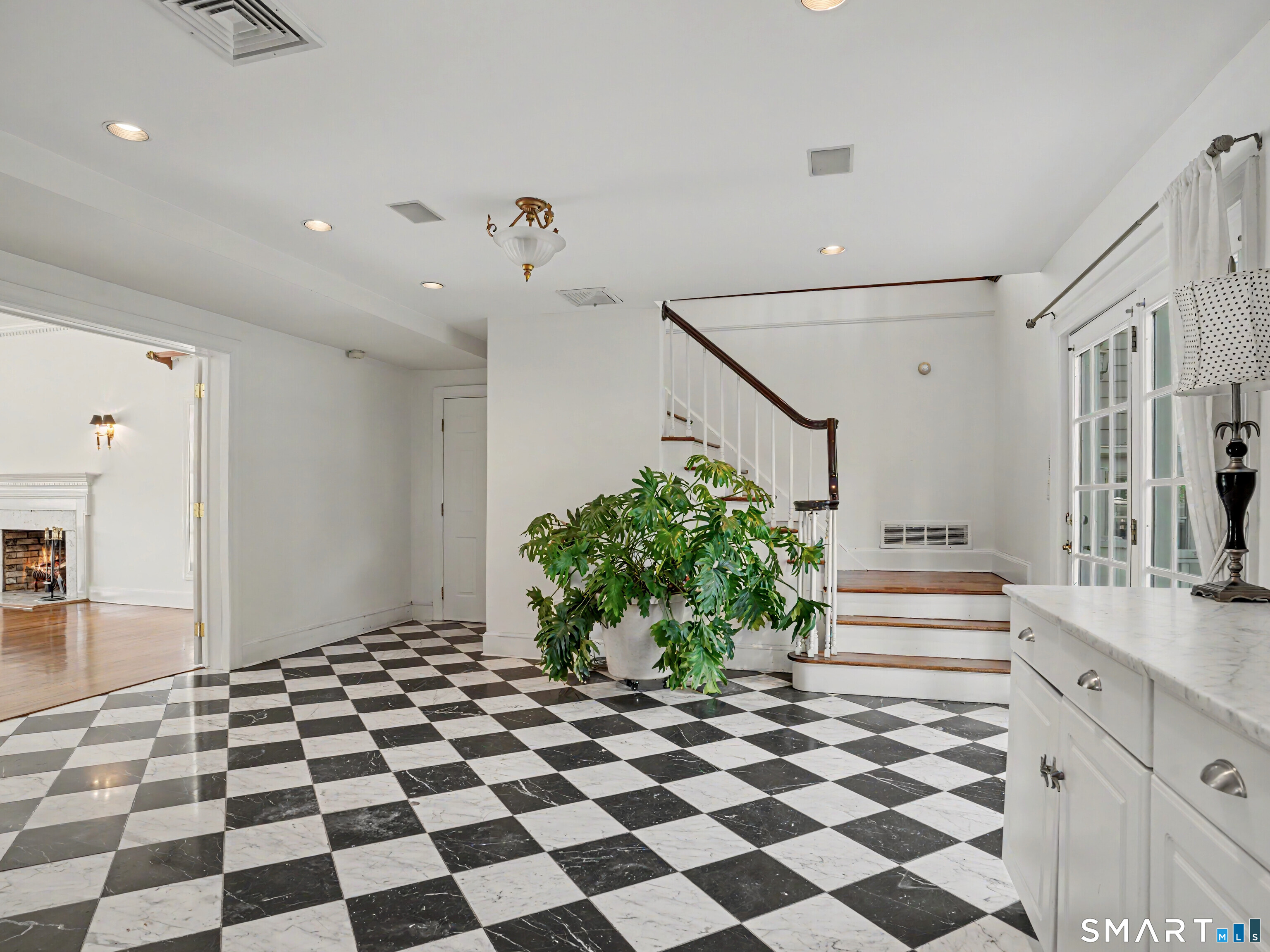 152 West River Street Milford CT 06460