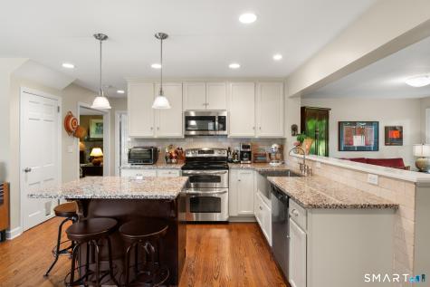 128 Soundview Court Stamford CT 06902