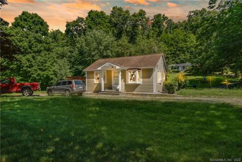 85 Manor Road Southbury CT 06488