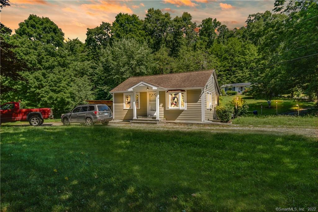 85 Manor Road Southbury CT 06488