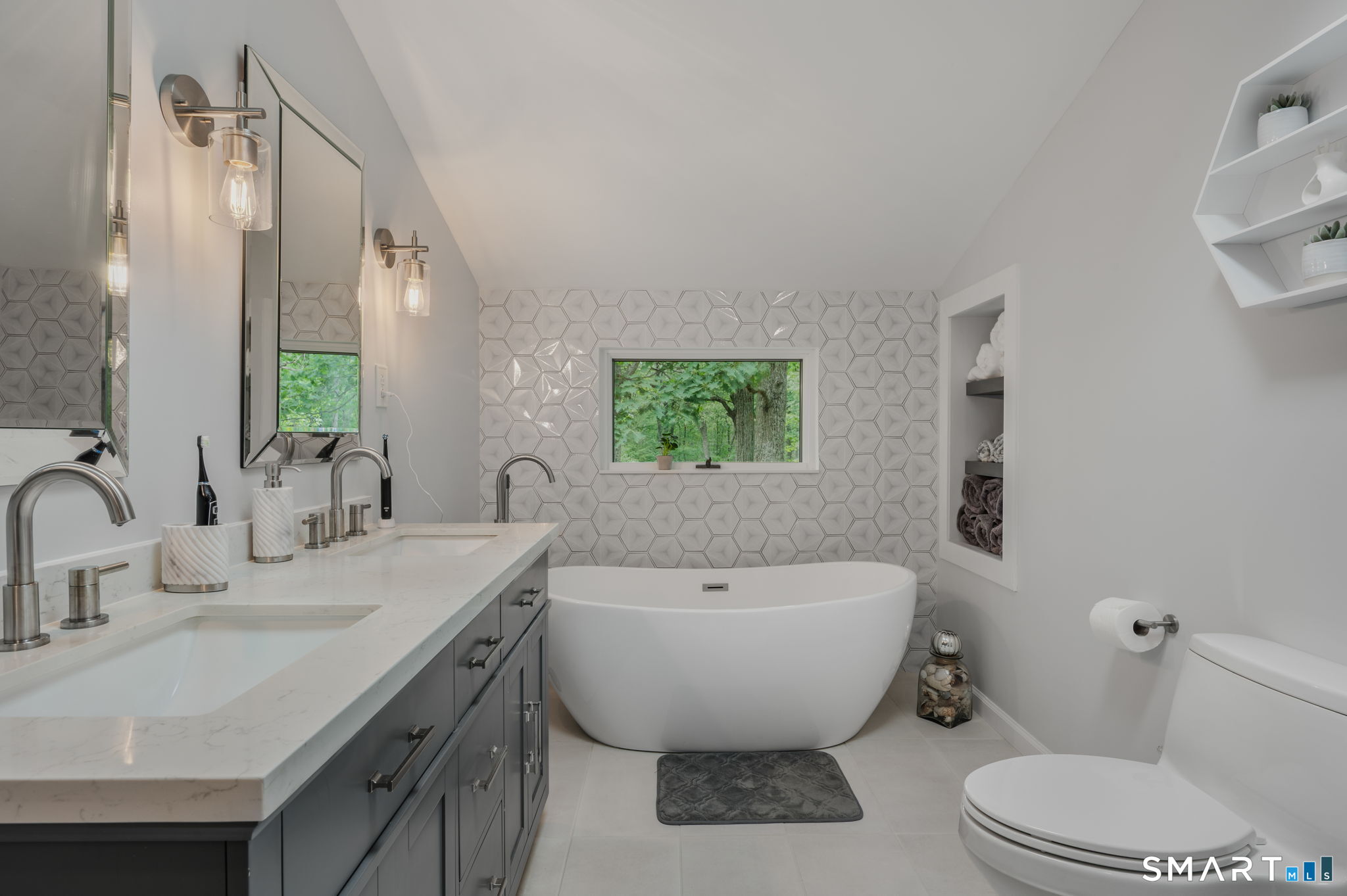 18 South Road Bozrah CT 06334