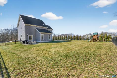 4 Arbor Crossing East Lyme CT 06333