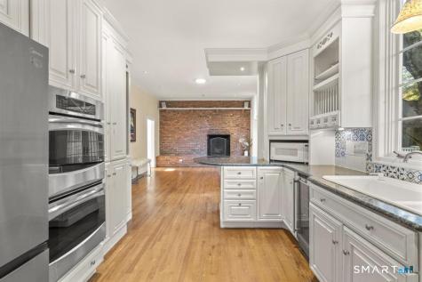 152 West River Street Milford CT 06460