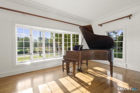 152 West River Street Milford CT 06460