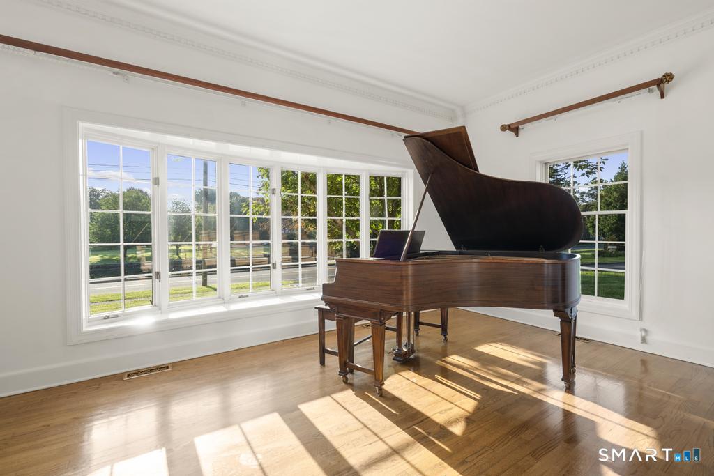 152 West River Street Milford CT 06460