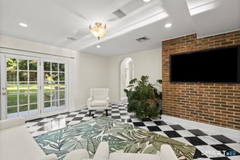 152 West River Street Milford CT 06460