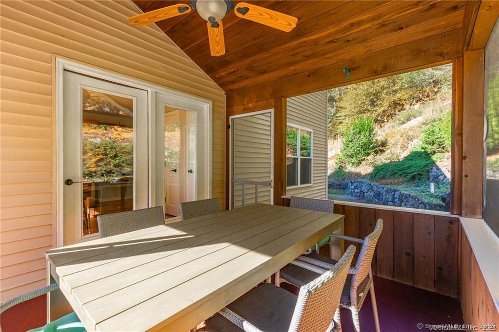 11 Squantz View Drive New Fairfield CT 06812