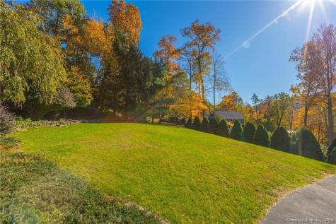 11 Squantz View Drive New Fairfield CT 06812