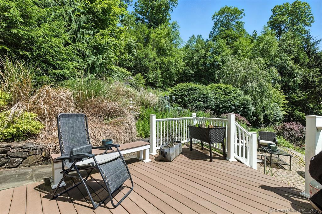11 Squantz View Drive New Fairfield CT 06812