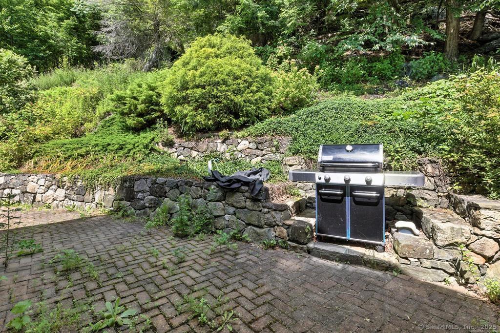 11 Squantz View Drive New Fairfield CT 06812