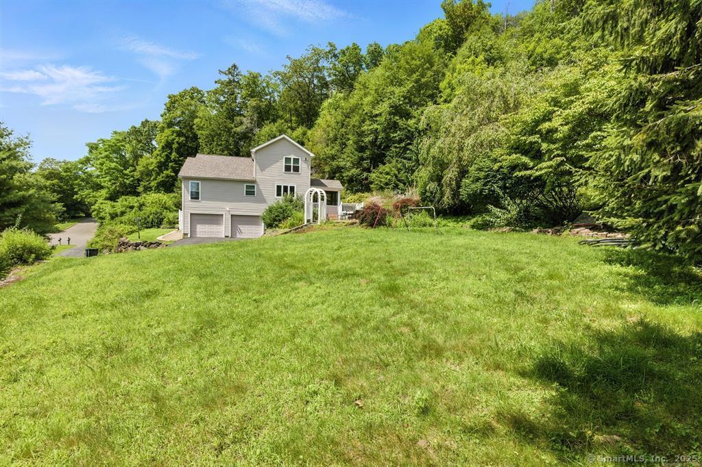 11 Squantz View Drive New Fairfield CT 06812