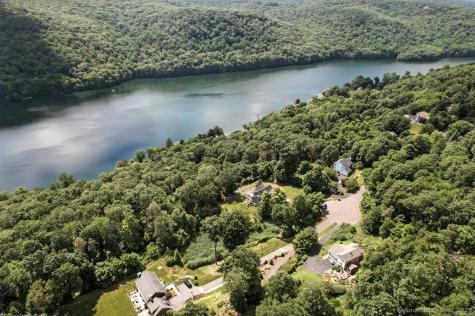 11 Squantz View Drive New Fairfield CT 06812