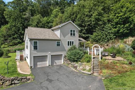 11 Squantz View Drive New Fairfield CT 06812