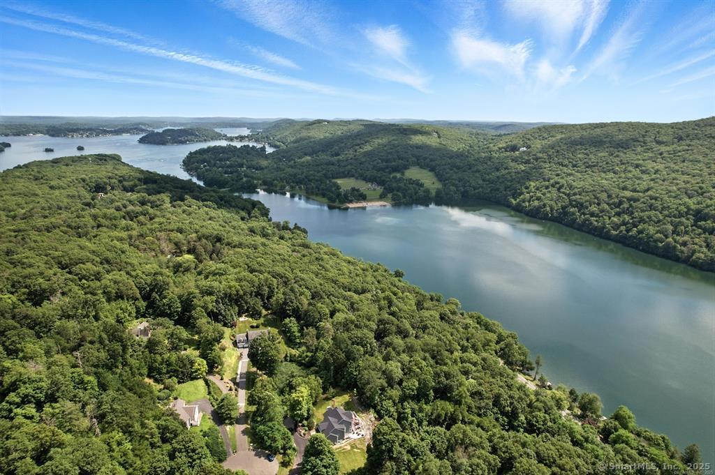 11 Squantz View Drive New Fairfield CT 06812