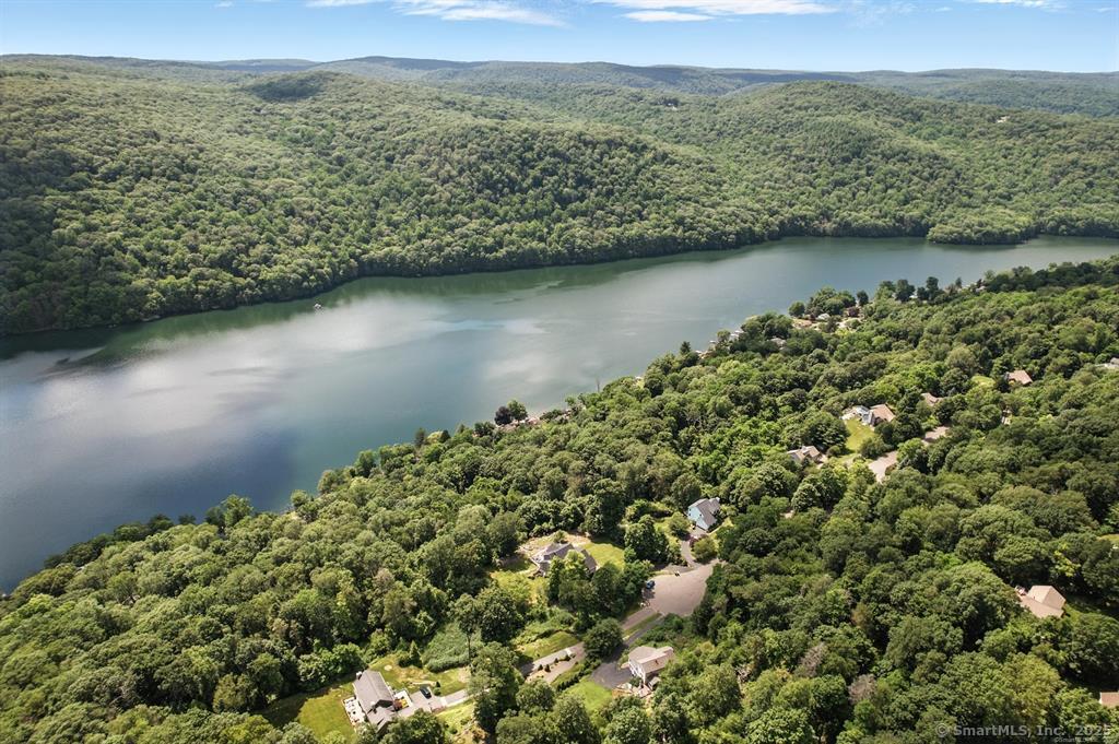 11 Squantz View Drive New Fairfield CT 06812