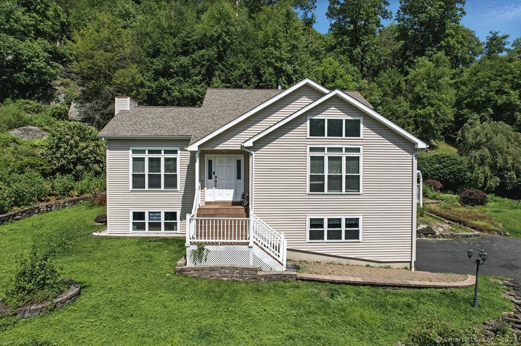 11 Squantz View Drive New Fairfield CT 06812