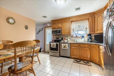 810 Roosevelt Drive Derby CT 06418