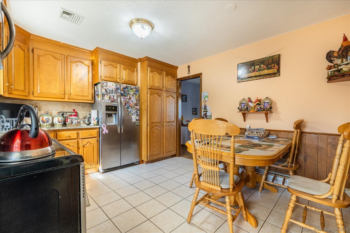 810 Roosevelt Drive Derby CT 06418