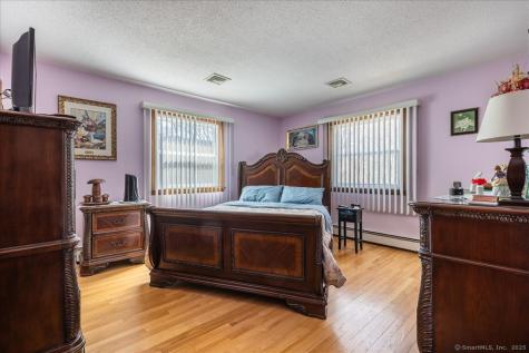 810 Roosevelt Drive Derby CT 06418