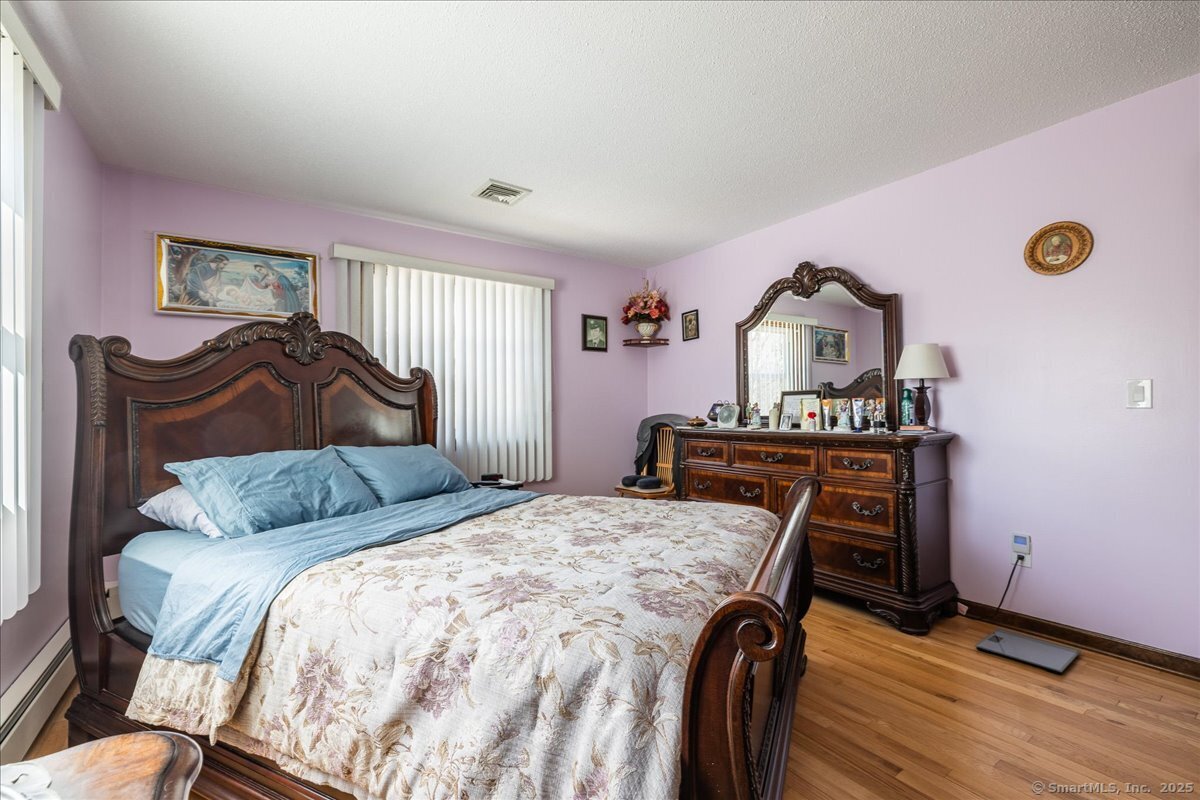 810 Roosevelt Drive Derby CT 06418