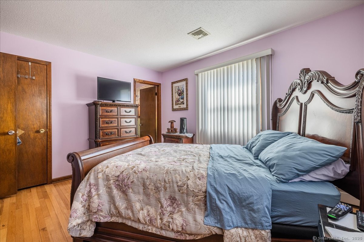 810 Roosevelt Drive Derby CT 06418