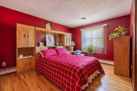 810 Roosevelt Drive Derby CT 06418