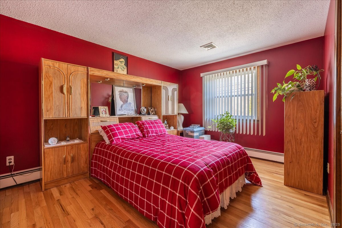 810 Roosevelt Drive Derby CT 06418