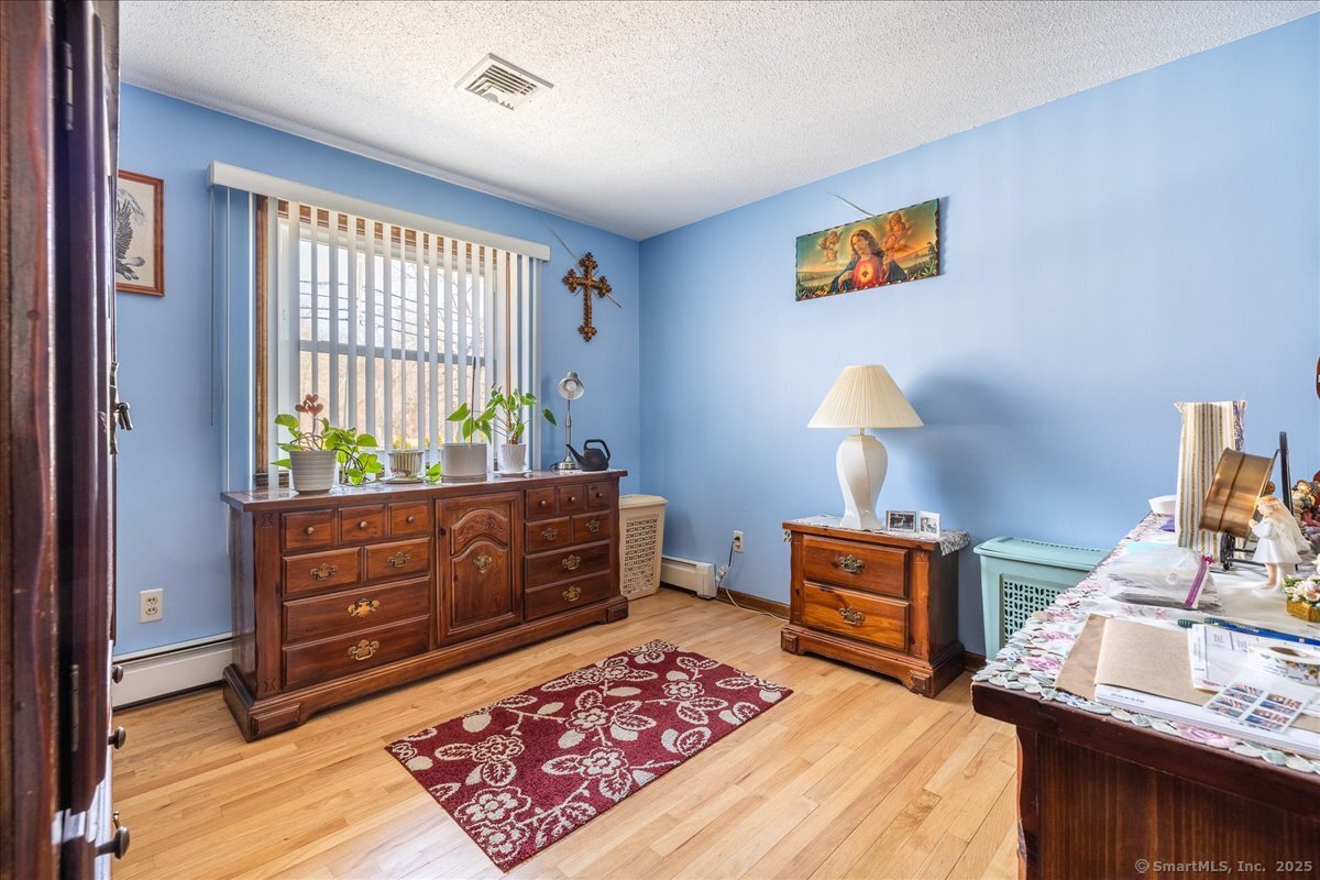 810 Roosevelt Drive Derby CT 06418