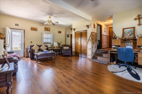 810 Roosevelt Drive Derby CT 06418