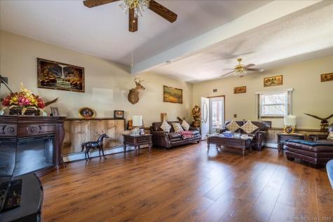 810 Roosevelt Drive Derby CT 06418